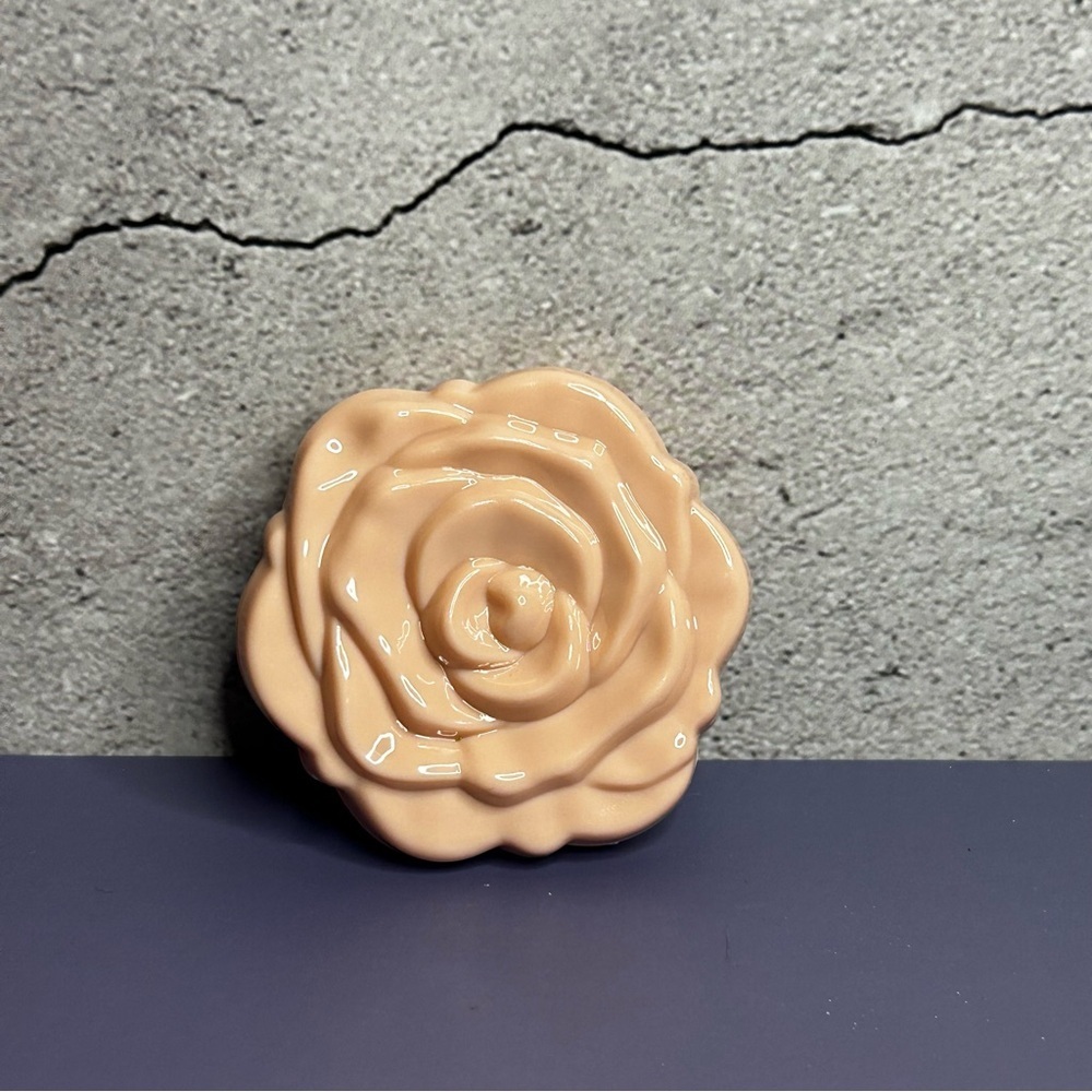 Chic Rose Design Pink Compact Mirror - Picture 3 of 5